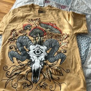 Hot topic Diana Levin Art t shirt